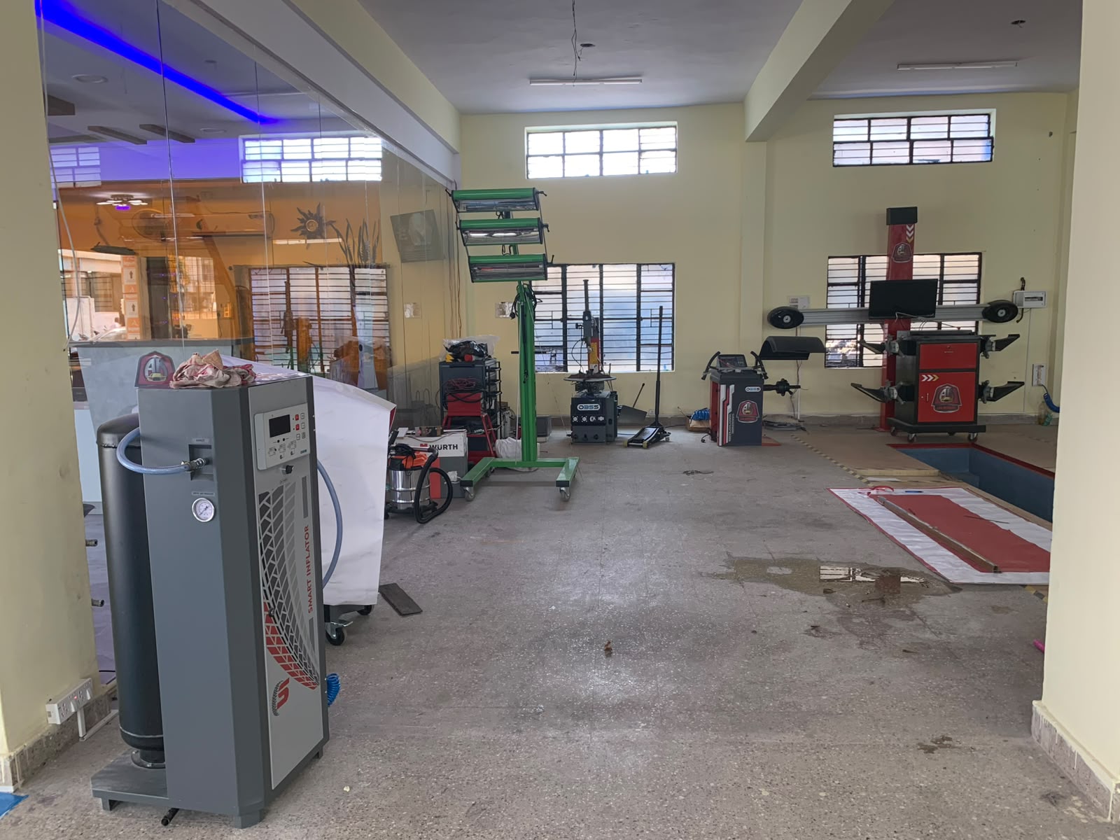 Tyre changer, alignment rack and smart nitrogen inflator — General Service in Bengaluru